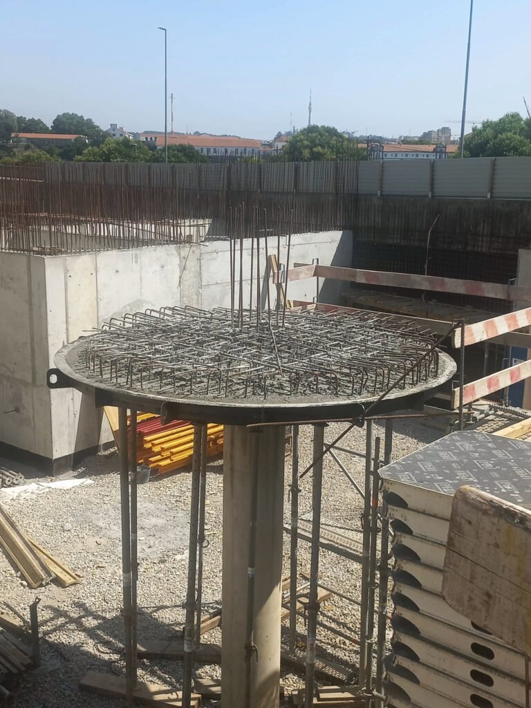 Coffrage spécial pour chapiteau · Braga, Portugal