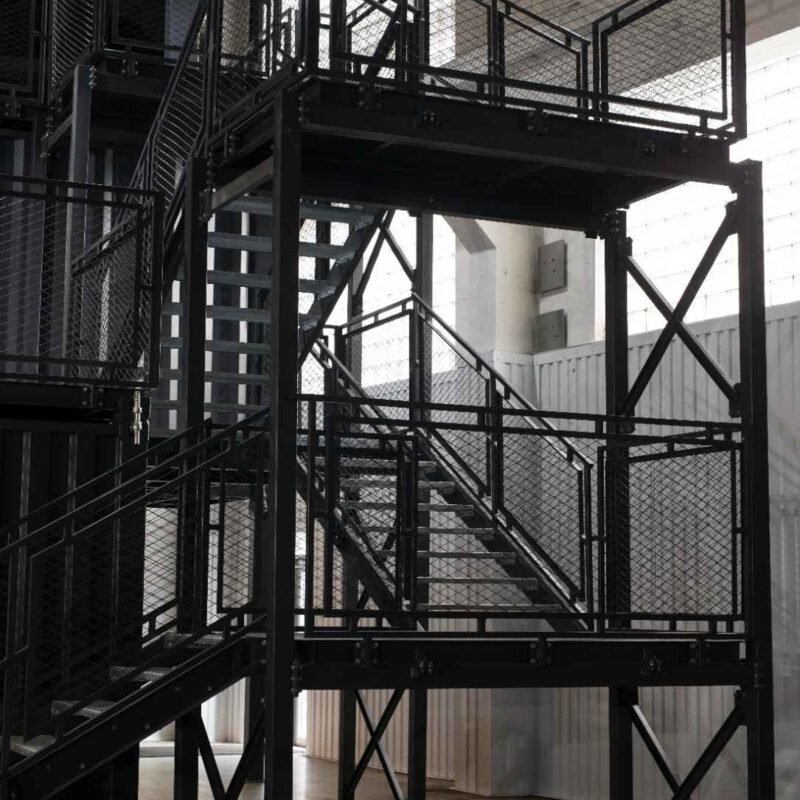 Escadas e Plataformas