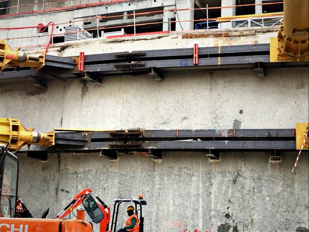 Liernes e sabots · Pont d'Issy, França