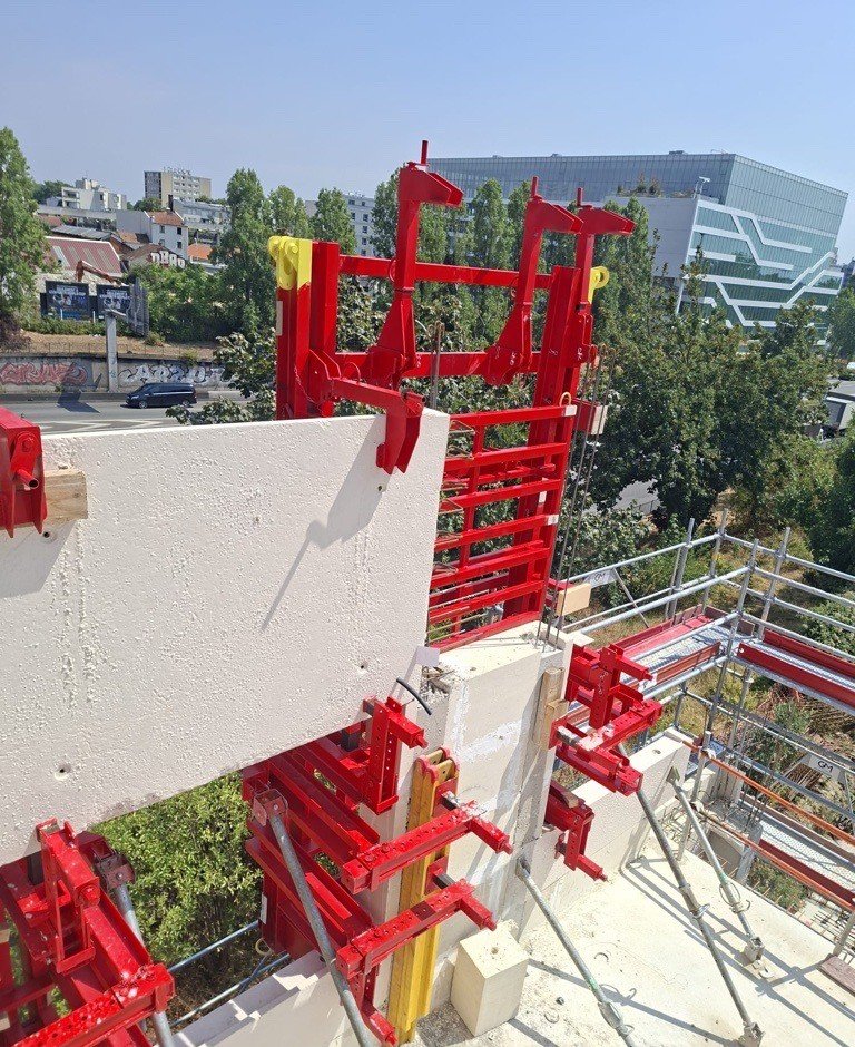 Steel column formwork · PYTHON, France